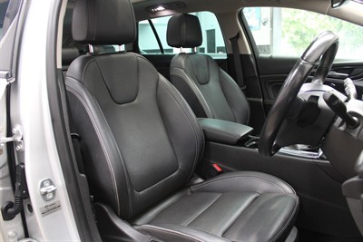 2019 Holden Commodore - Thumbnail