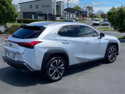 2021 Lexus UX 200 - Thumbnail