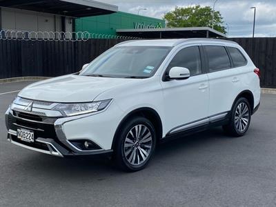 2021 Mitsubishi Outlander - Thumbnail