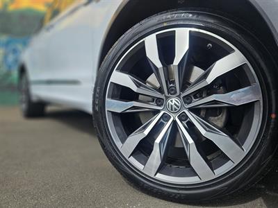 2019 Volkswagen Tiguan - Thumbnail