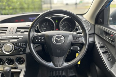 2011 Mazda Mazda3 - Thumbnail