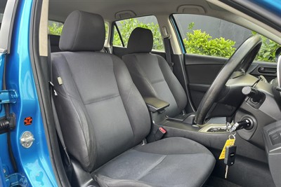 2011 Mazda Mazda3 - Thumbnail