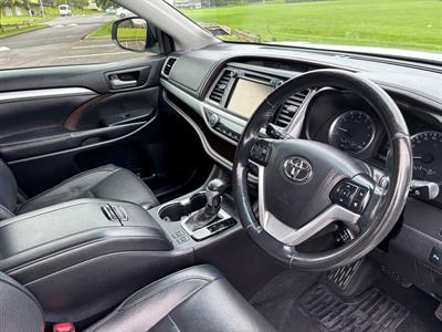 2017 Toyota Highlander - Thumbnail