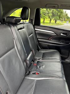 2017 Toyota Highlander - Thumbnail