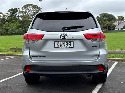 2017 Toyota Highlander - Thumbnail