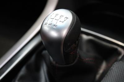 2004 Holden Commodore - Thumbnail