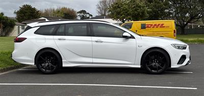 2018 Holden Commodore - Thumbnail