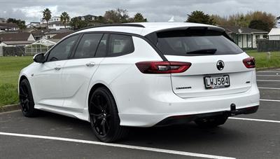 2018 Holden Commodore - Thumbnail