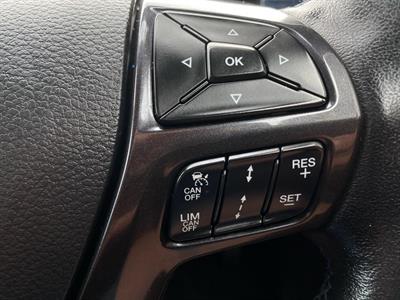 2020 Ford Everest - Thumbnail