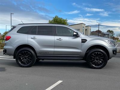2020 Ford Everest - Thumbnail