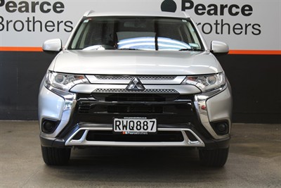 2022 Mitsubishi Outlander - Thumbnail