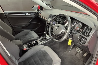 2013 Volkswagen GOLF - Thumbnail