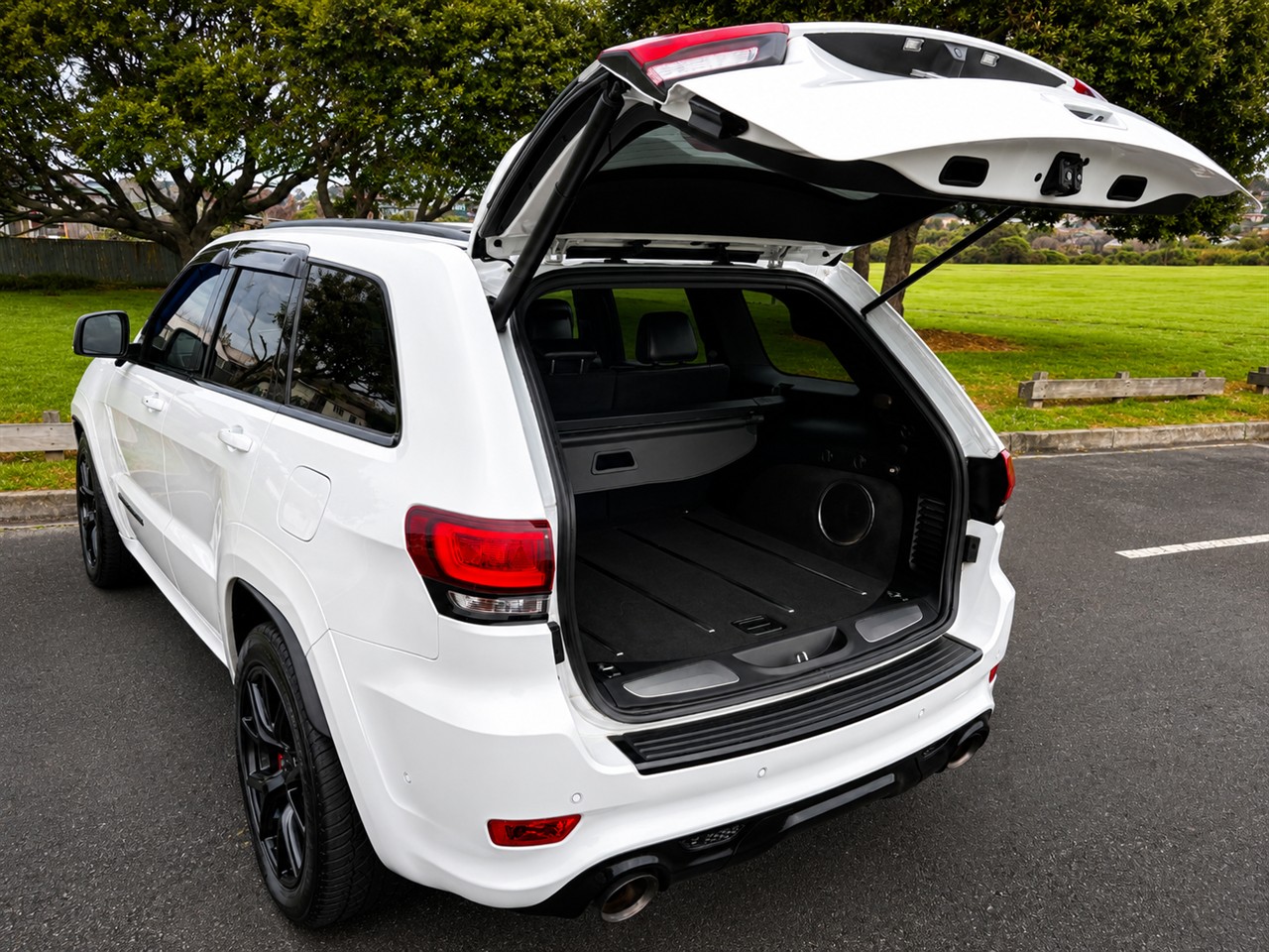 2017 Jeep GRAND CHEROKEE