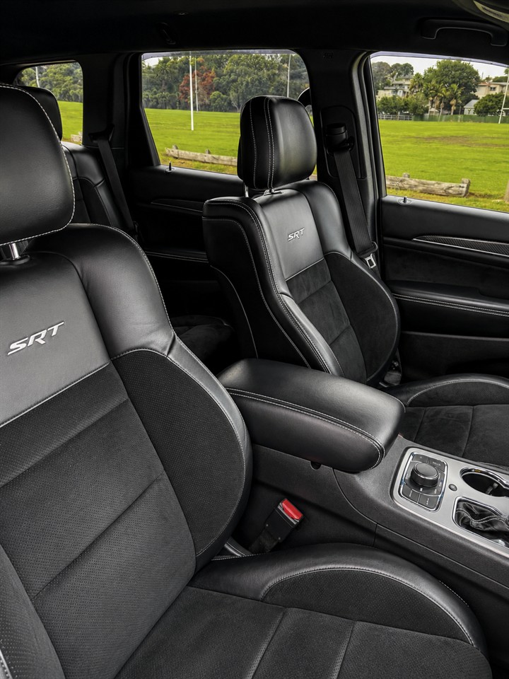 2017 Jeep GRAND CHEROKEE