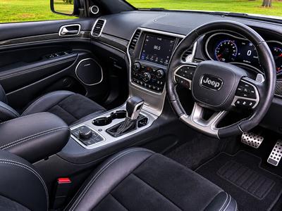 2017 Jeep GRAND CHEROKEE - Thumbnail