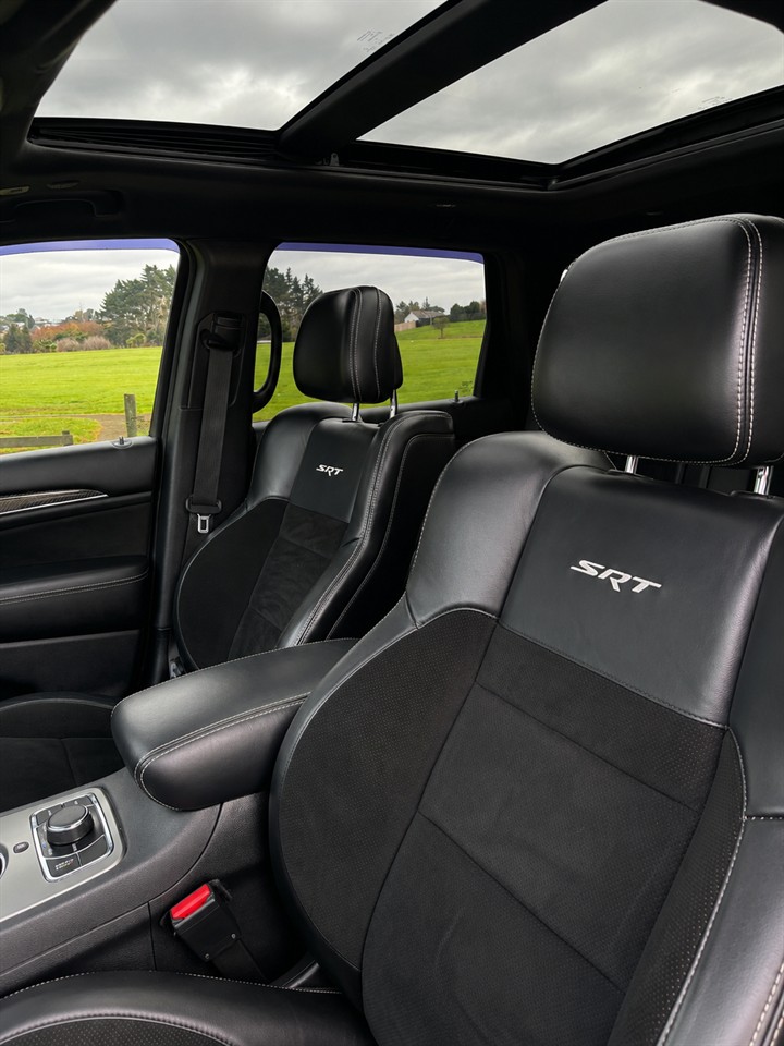2017 Jeep GRAND CHEROKEE