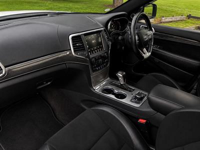 2017 Jeep GRAND CHEROKEE - Thumbnail