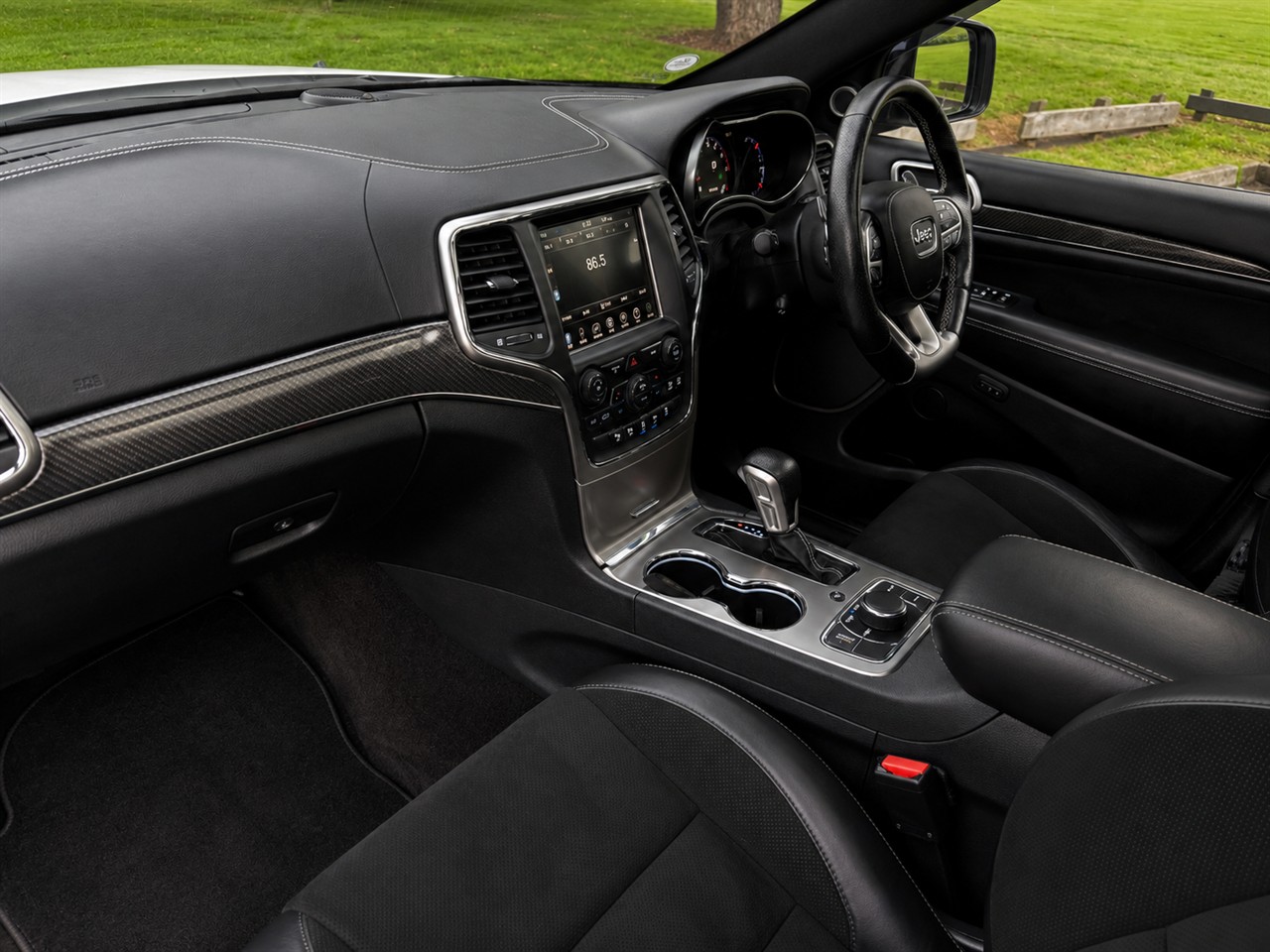 2017 Jeep GRAND CHEROKEE