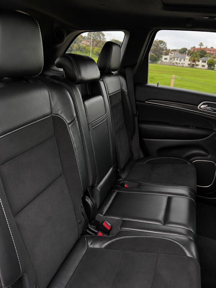 2017 Jeep GRAND CHEROKEE