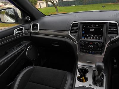 2017 Jeep GRAND CHEROKEE - Thumbnail