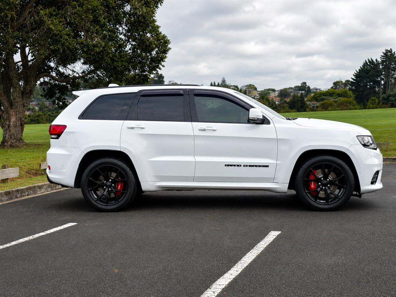 2017 Jeep GRAND CHEROKEE