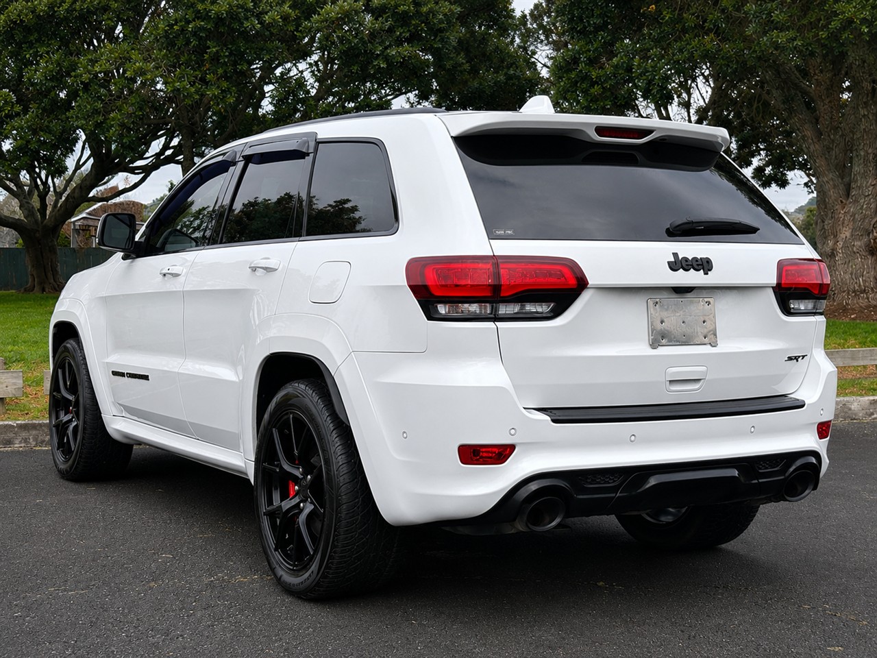 2017 Jeep GRAND CHEROKEE
