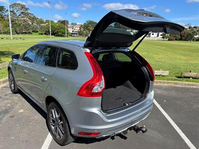 2016 Volvo Xc60 - Thumbnail