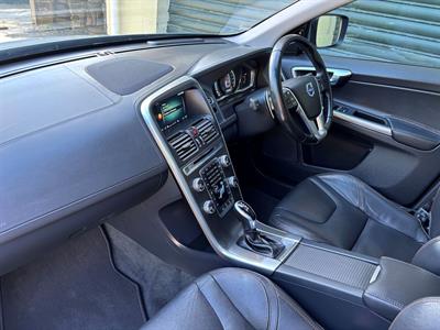 2016 Volvo Xc60 - Thumbnail