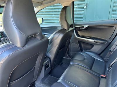 2016 Volvo Xc60 - Thumbnail