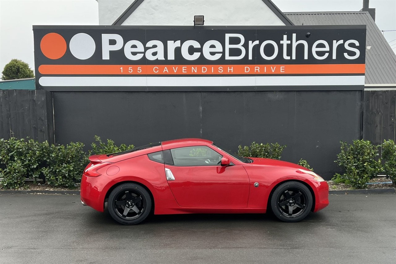 2010 Nissan Fairlady