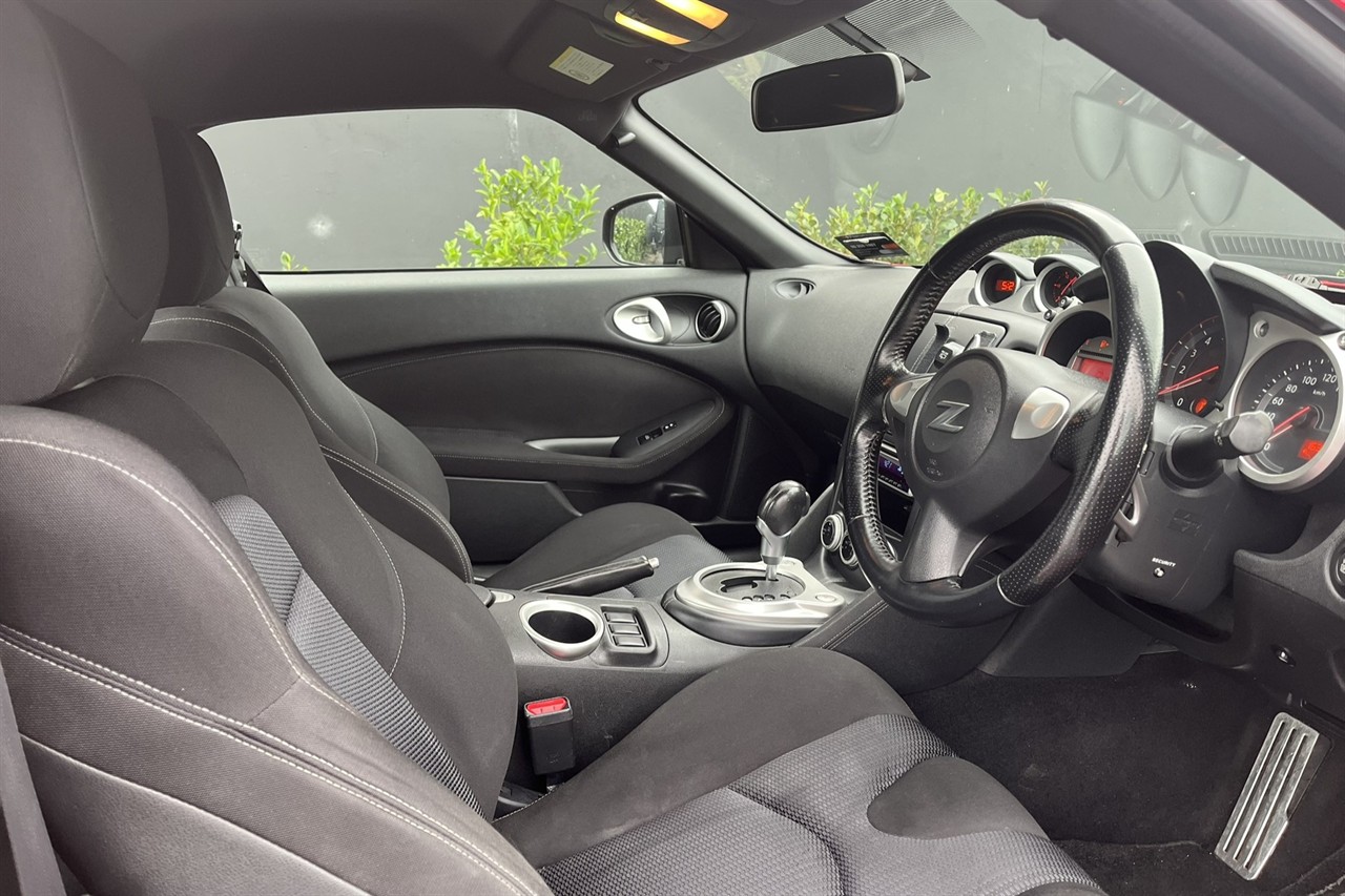 2010 Nissan Fairlady
