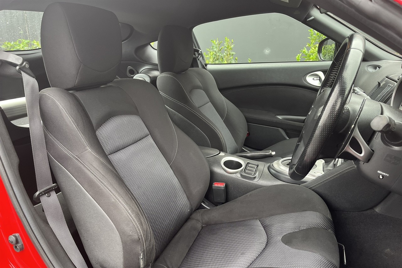 2010 Nissan Fairlady