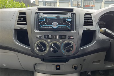 2005 Toyota Hilux - Thumbnail