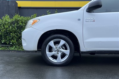2005 Toyota Hilux - Thumbnail