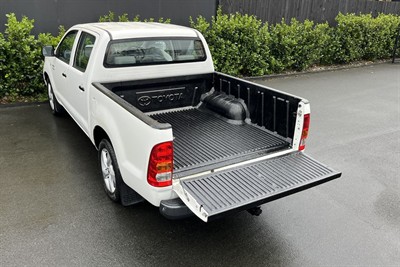 2005 Toyota Hilux - Thumbnail