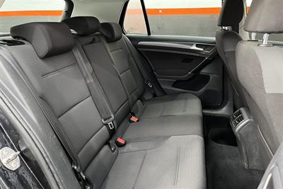 2017 Volkswagen GOLF - Thumbnail