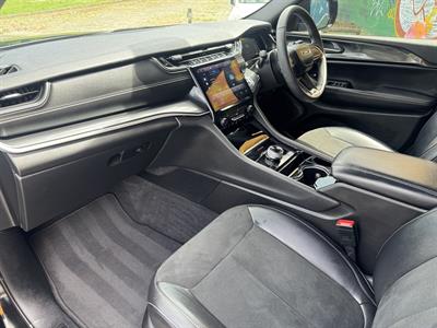 2023 Jeep GRAND CHEROKEE - Thumbnail