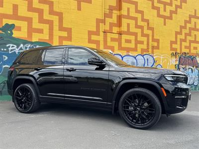 2023 Jeep GRAND CHEROKEE - Thumbnail