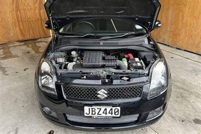 2010 Suzuki Swift - Thumbnail