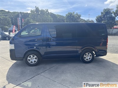 2018 Toyota Hiace - Thumbnail