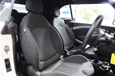 2009 Mini COOPER - Thumbnail