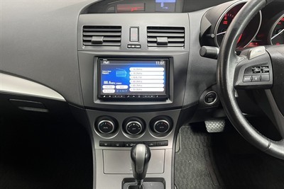2010 Mazda Axela - Thumbnail