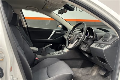 2010 Mazda Axela - Thumbnail