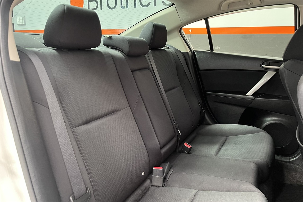 2010 Mazda Axela