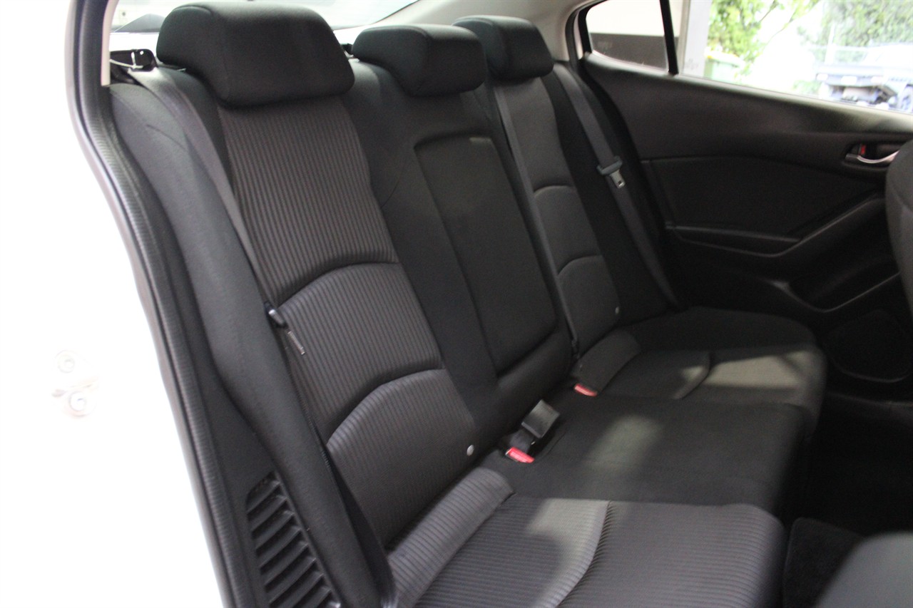 2013 Mazda Axela