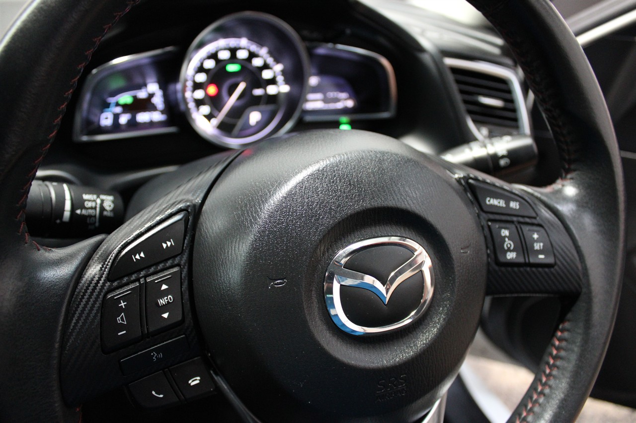 2013 Mazda Axela