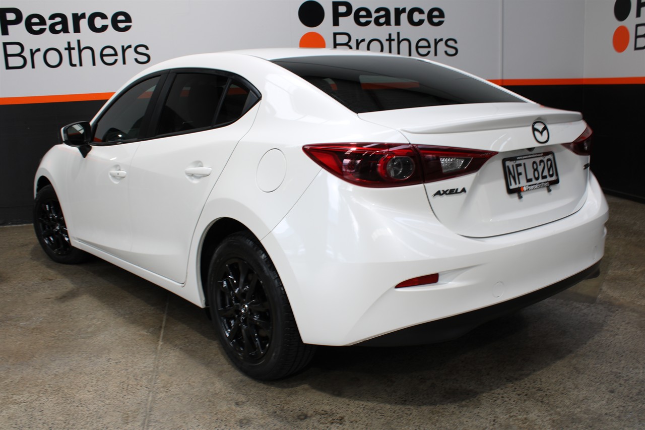 2013 Mazda Axela