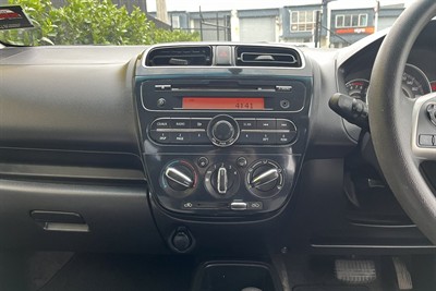 2017 Mitsubishi MIRAGE - Thumbnail
