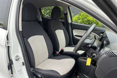 2017 Mitsubishi MIRAGE - Thumbnail