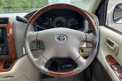 2002 Toyota Hiace - Thumbnail